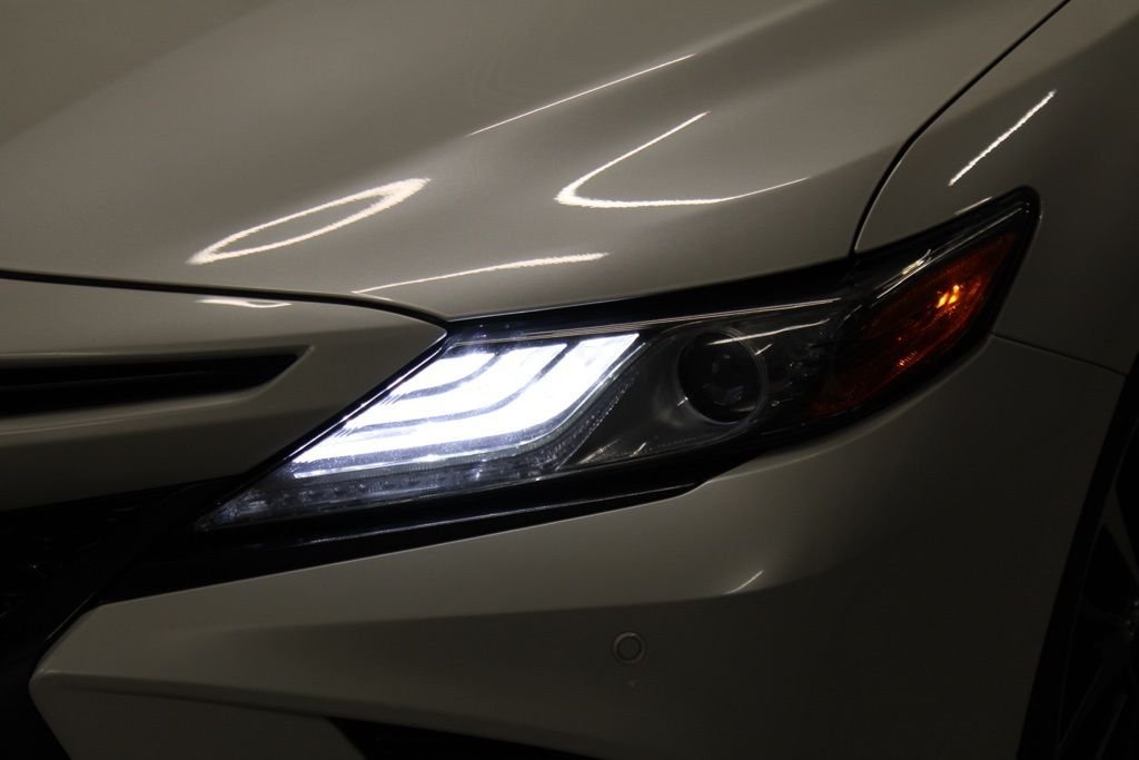 2018 Toyota Camry XSE - Photo 17