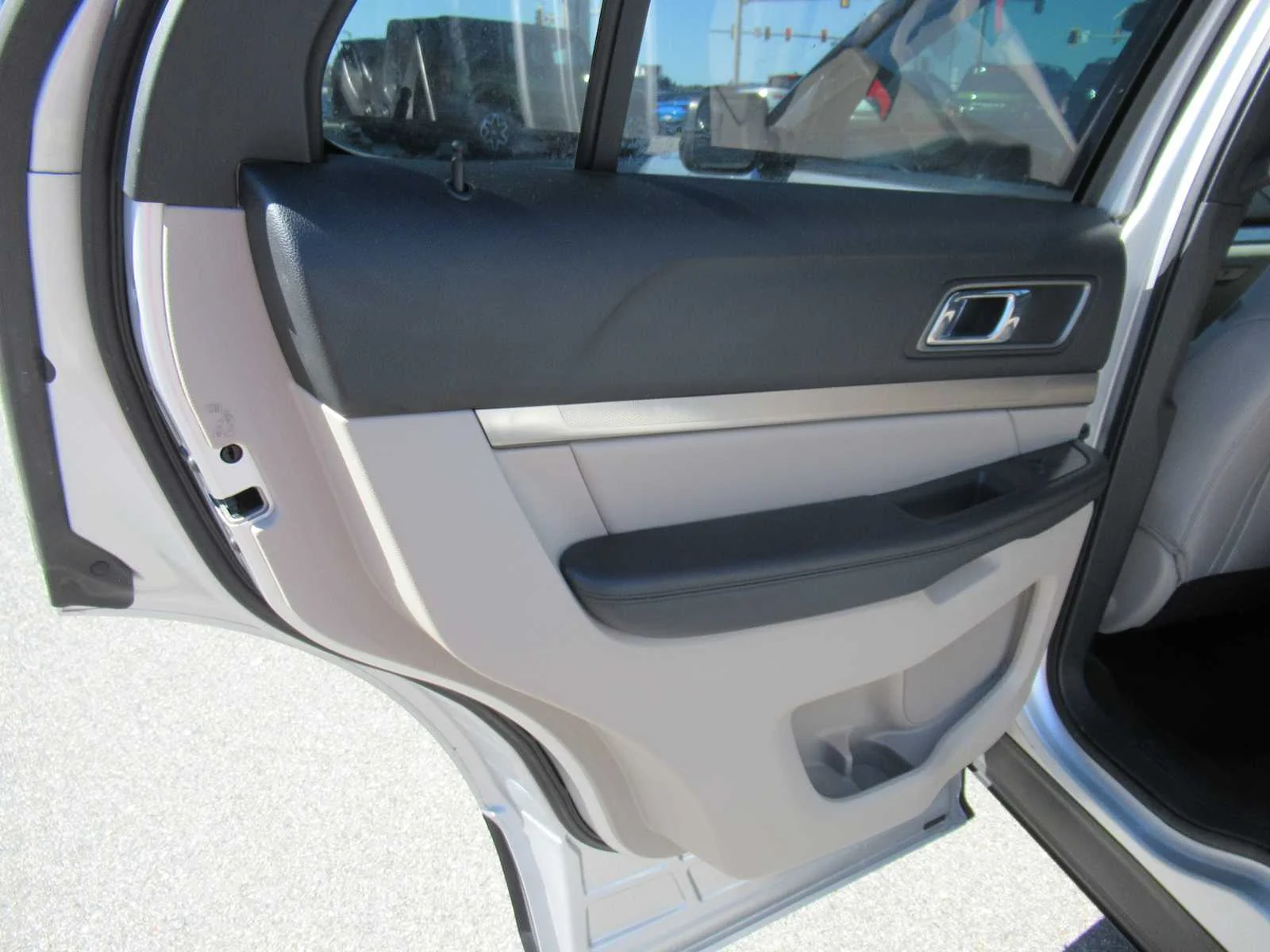 Used 2018 Ingot Silver Ford XLT image 19