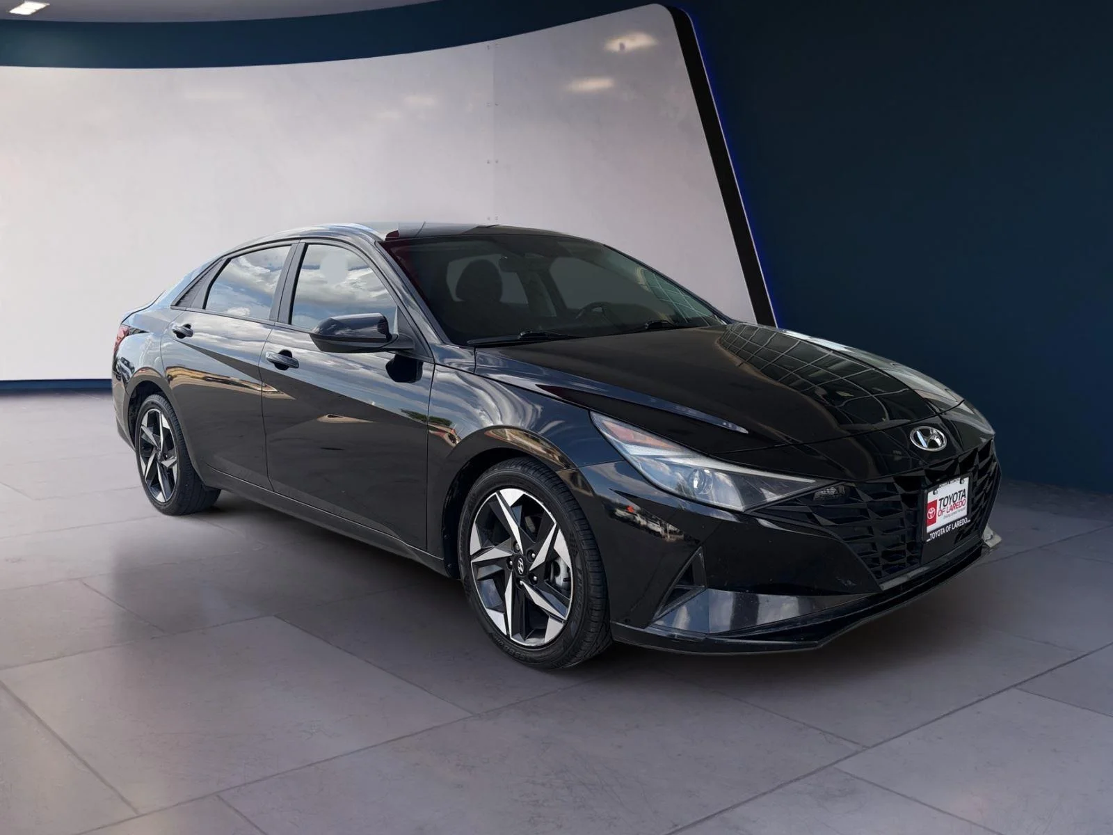 Used 2023 Phantom Black Hyundai SEL image 7