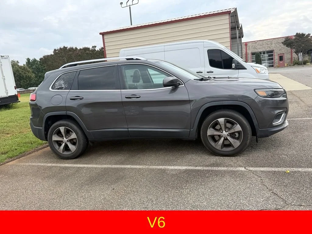 Used 2019 Gray Jeep Limited 4x4 image 2