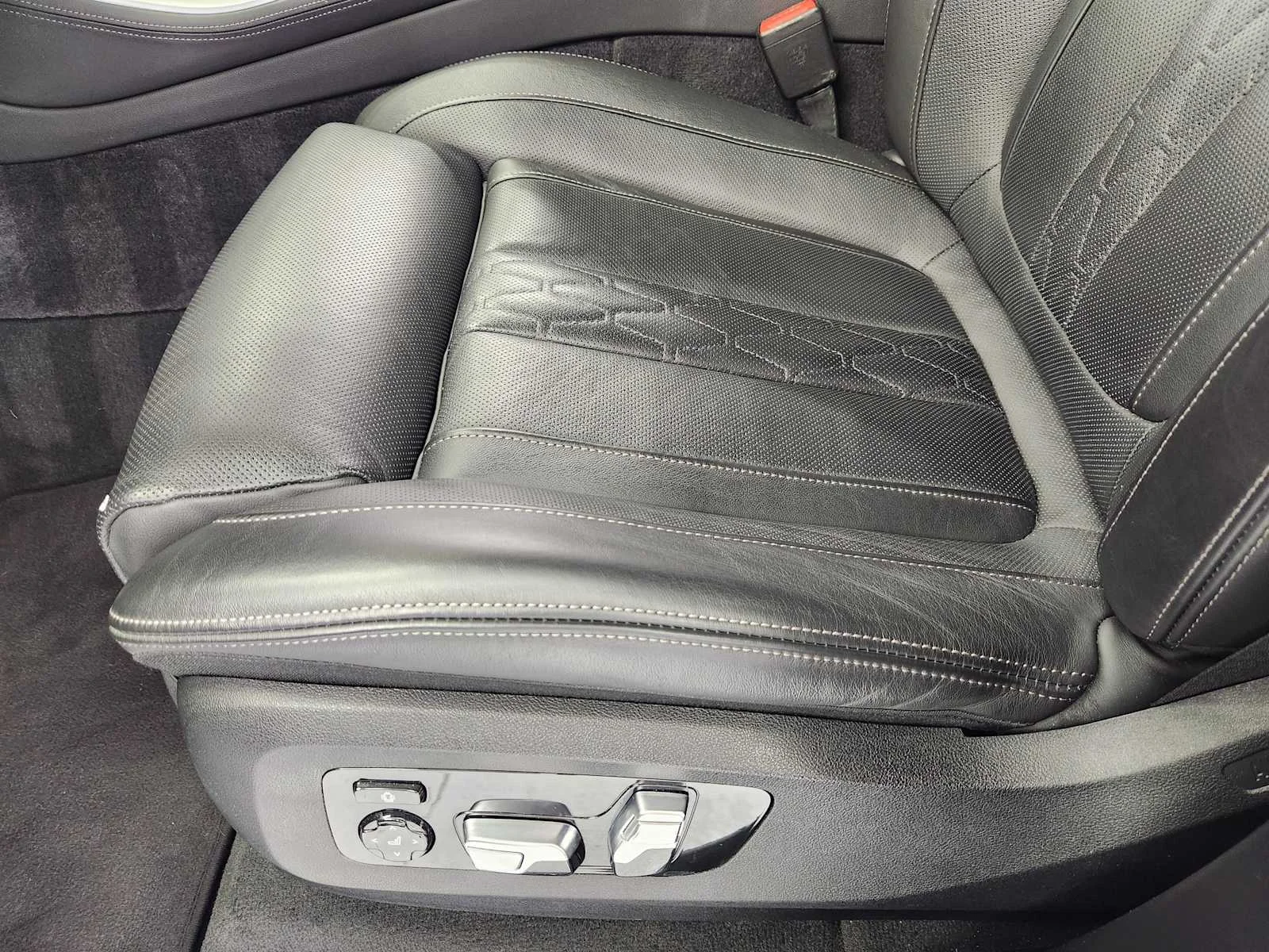 Certified Used 2024 Special Order Color BMW M60i image 22