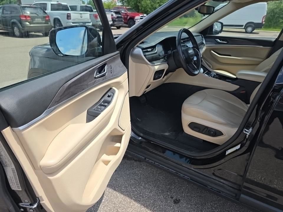 Used 2022 Black Jeep Limited image 10