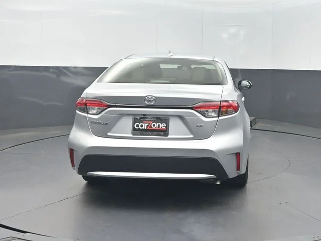 Used 2022 Silver Toyota LE image 29