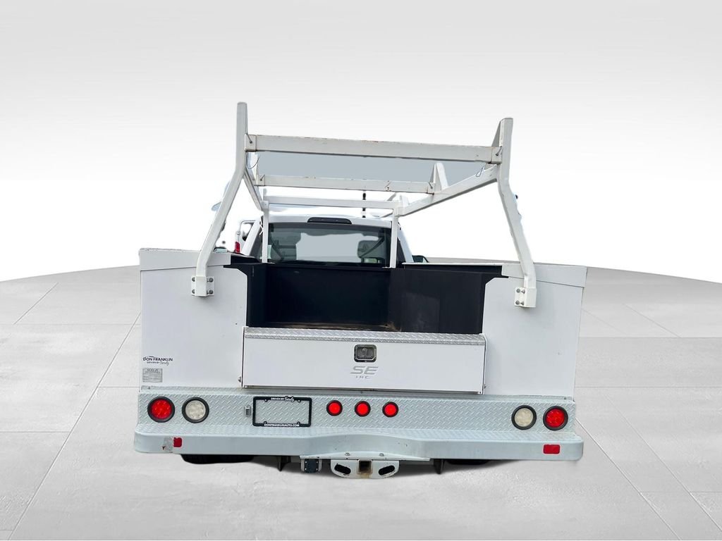 Used 2019 White Ford XL image 4