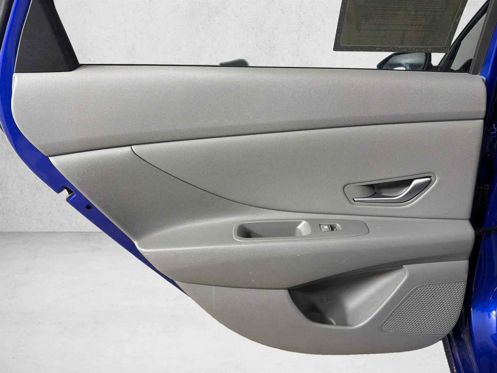 Used 2025 Gray Hyundai SEL Sport image 21