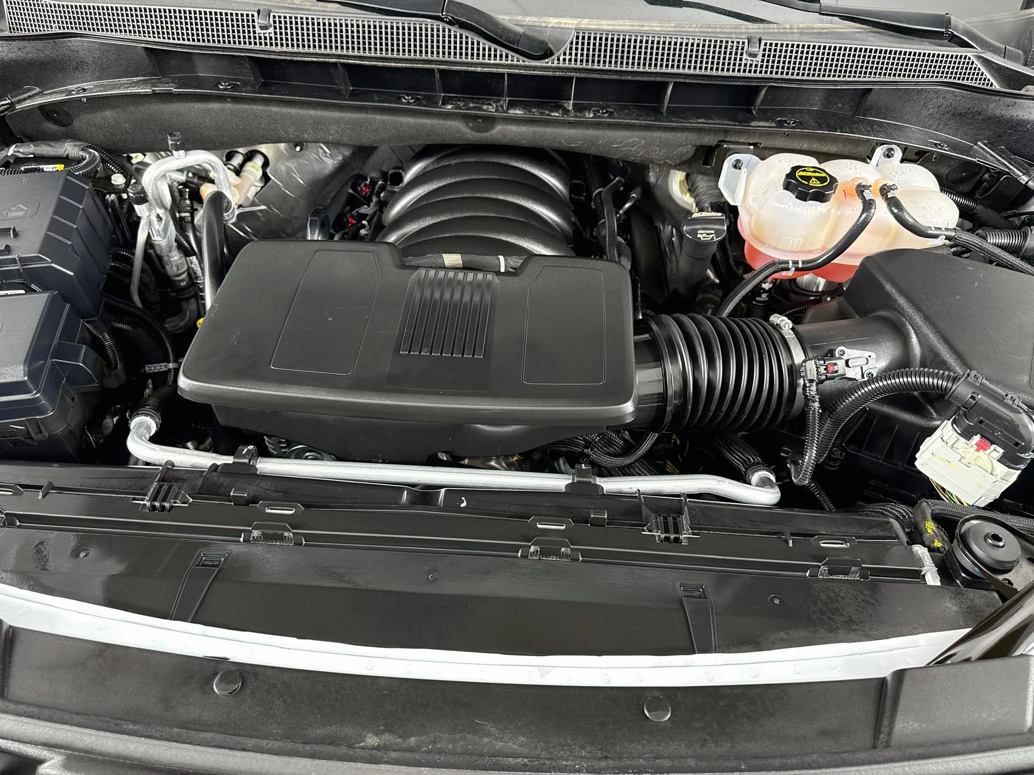 Used 2026 Summit White Chevrolet LS image 32