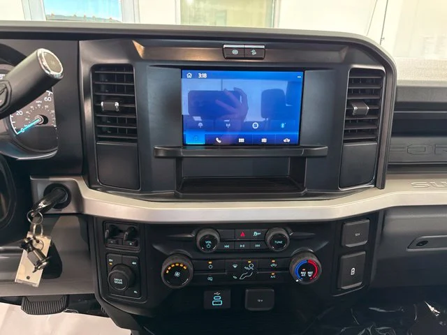 Used 2025 White Ford XL image 21