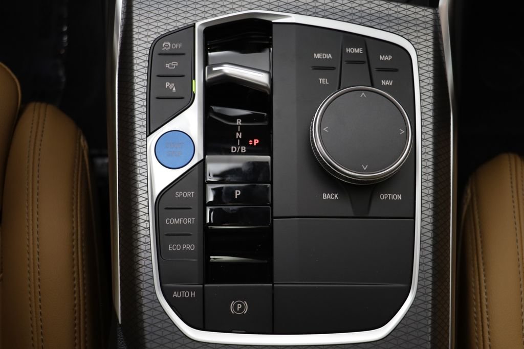 New 2026 Black Sapphire Metallic BMW xDrive40 image 13