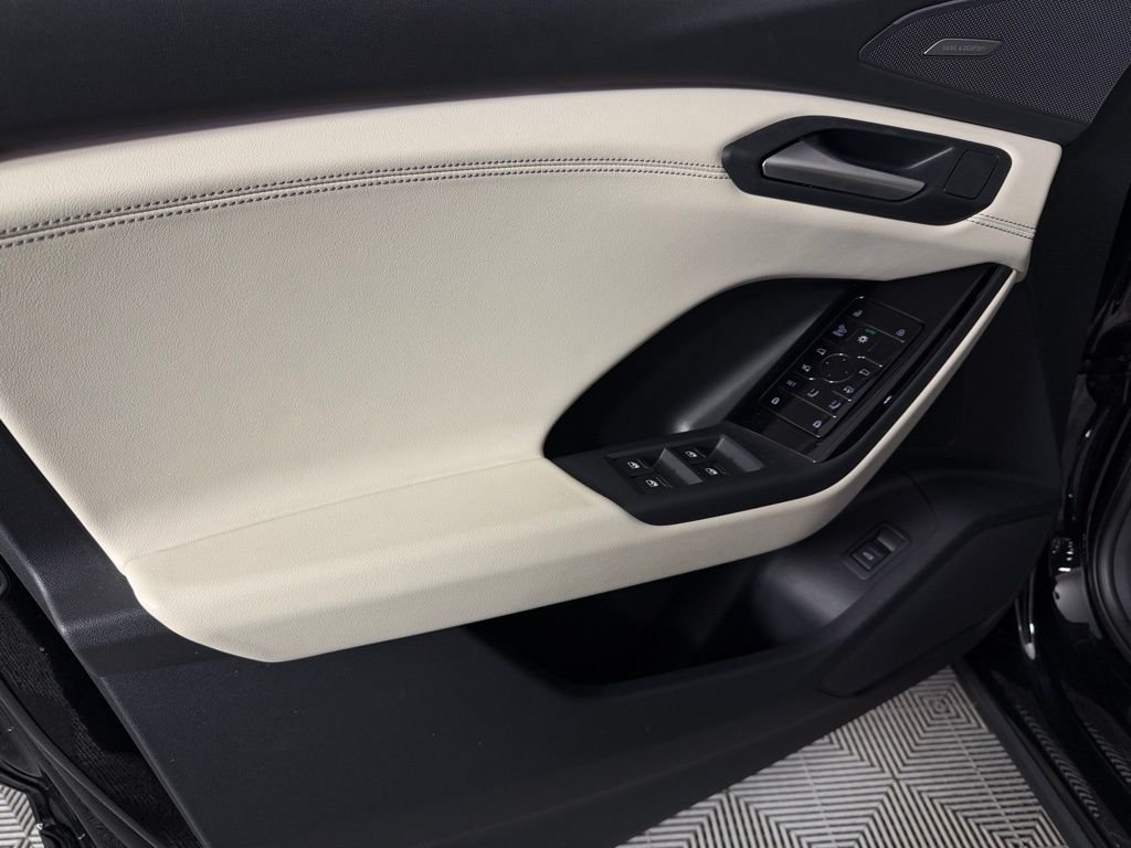 Used 2025 Black Audi Premium Plus quattro image 27