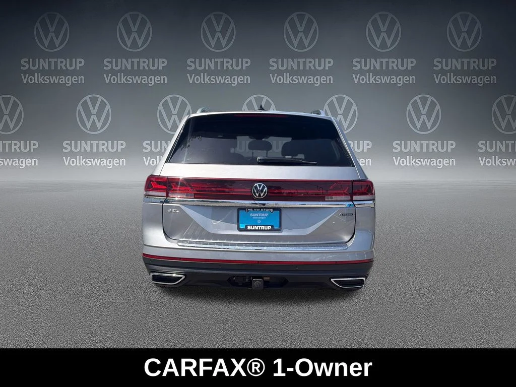 Used 2024 Silver Volkswagen 2.0T SEL image 4