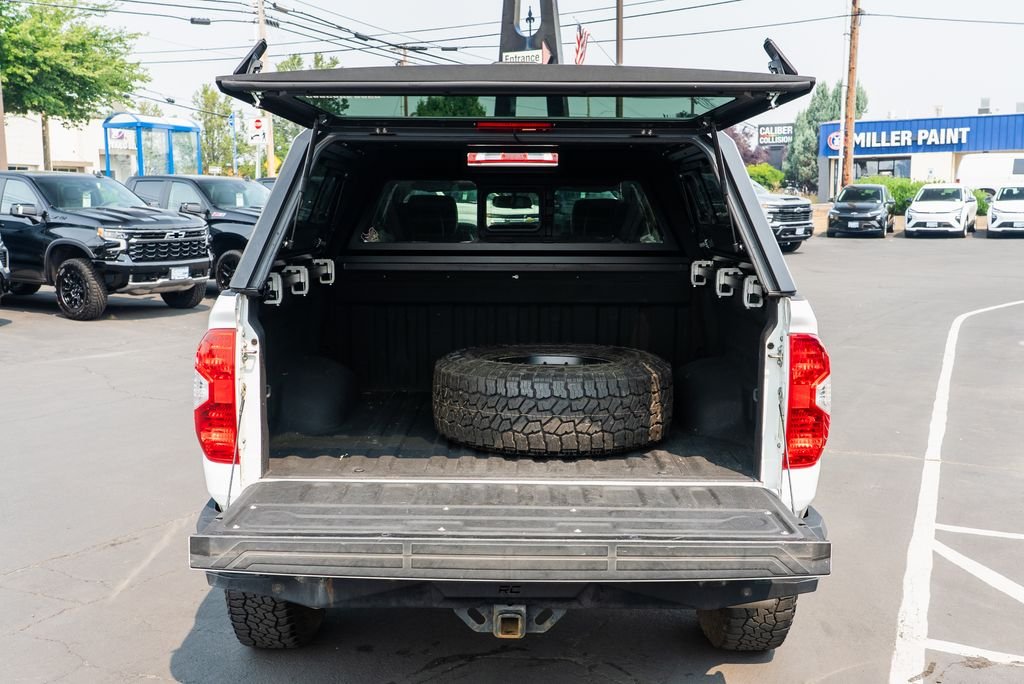 Used 2014 Super White Toyota SR5 image 9