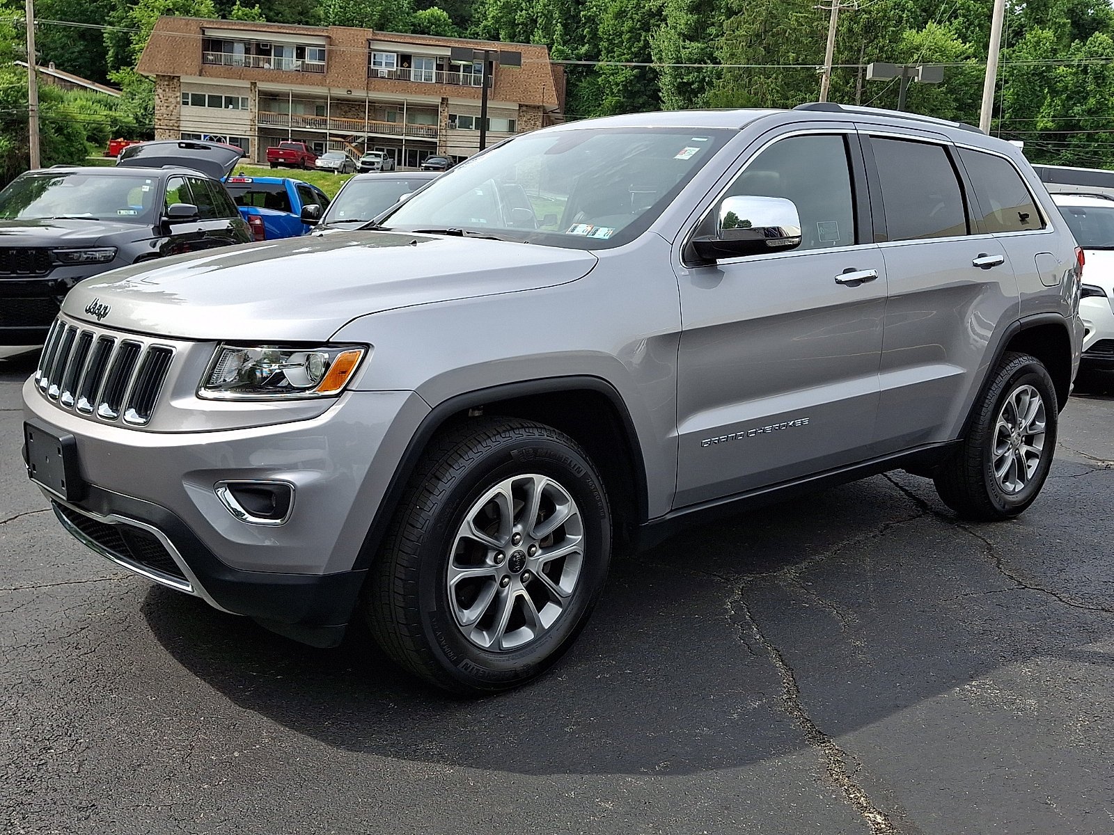 Certified Used 2016 Billet Silver Metallic Clearcoat Jeep Limited image 3