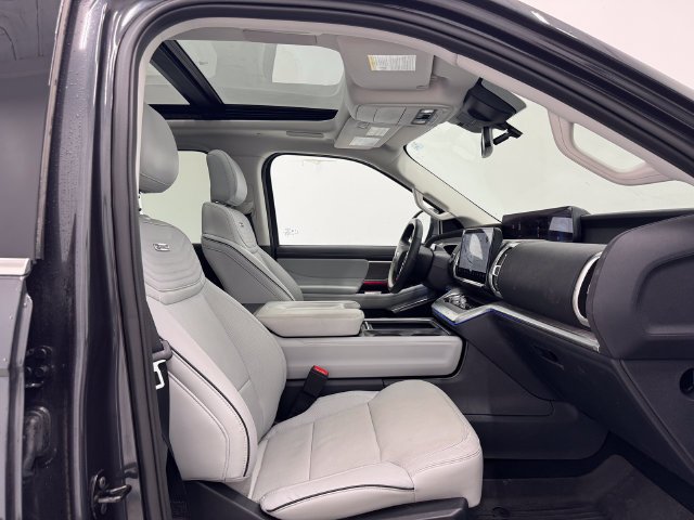 Used 2025 Dark Matter Gray Metallic Ford Platinum image 18