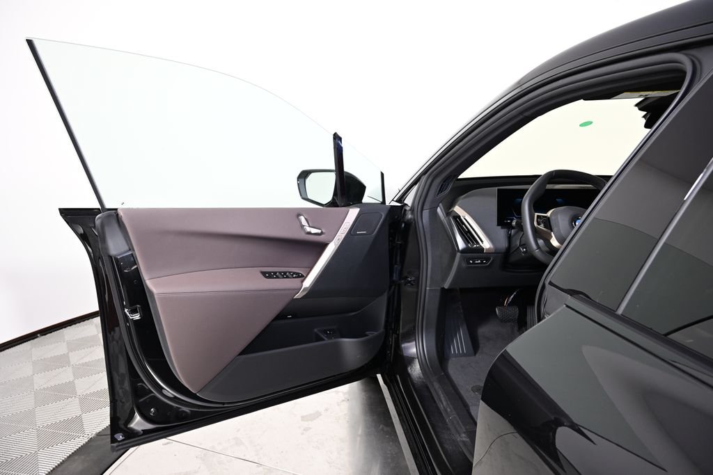 2026 BMW iX 45 - Photo 20