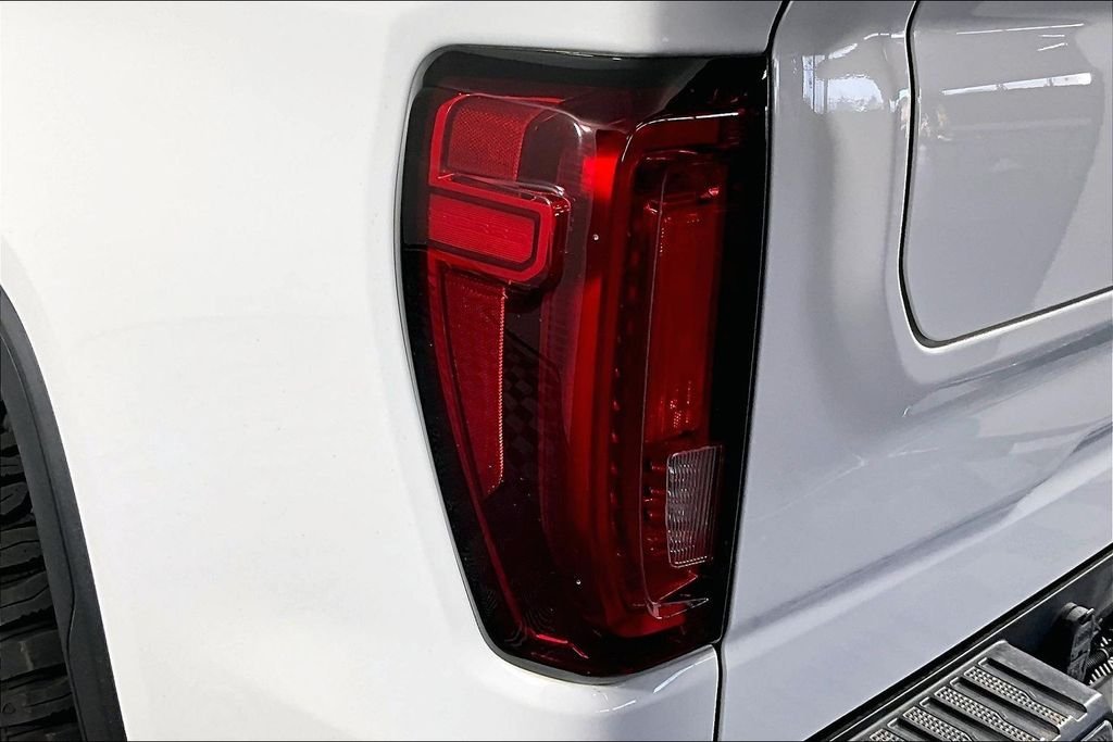 Used 2020 White GMC SLT image 20