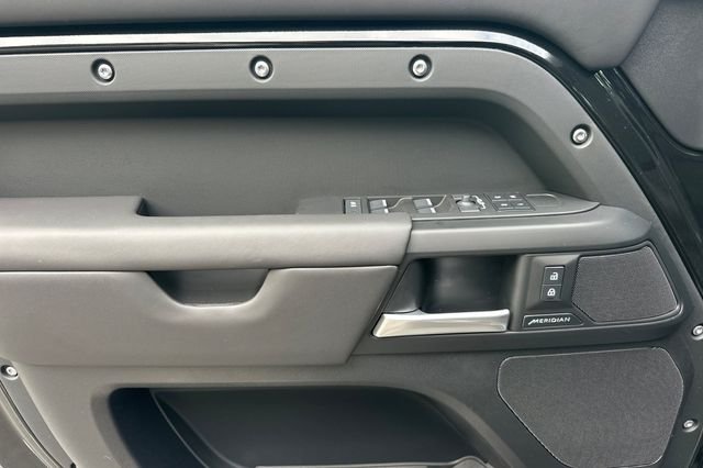 New 2026 Santorini Black Land Rover S image 10