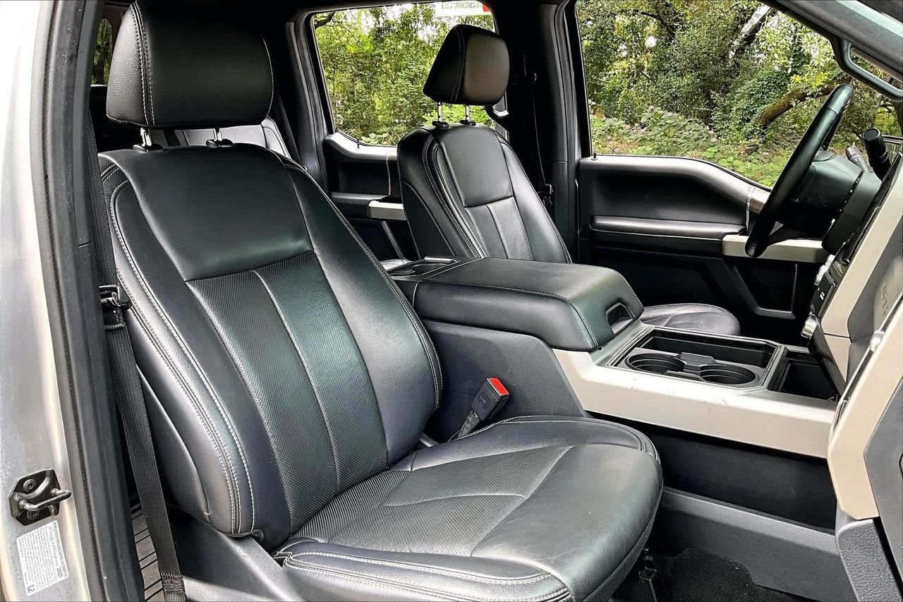 Used 2022 Silver Ford Lariat image 26