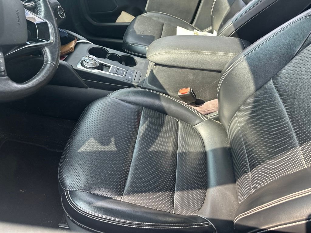 Used 2020 Black Metallic Ford SEL image 4