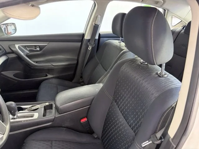 Used 2018 White Nissan 2.5 S image 9