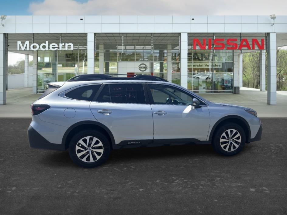 Used 2022 Ice Silver Metallic Subaru Premium image 6