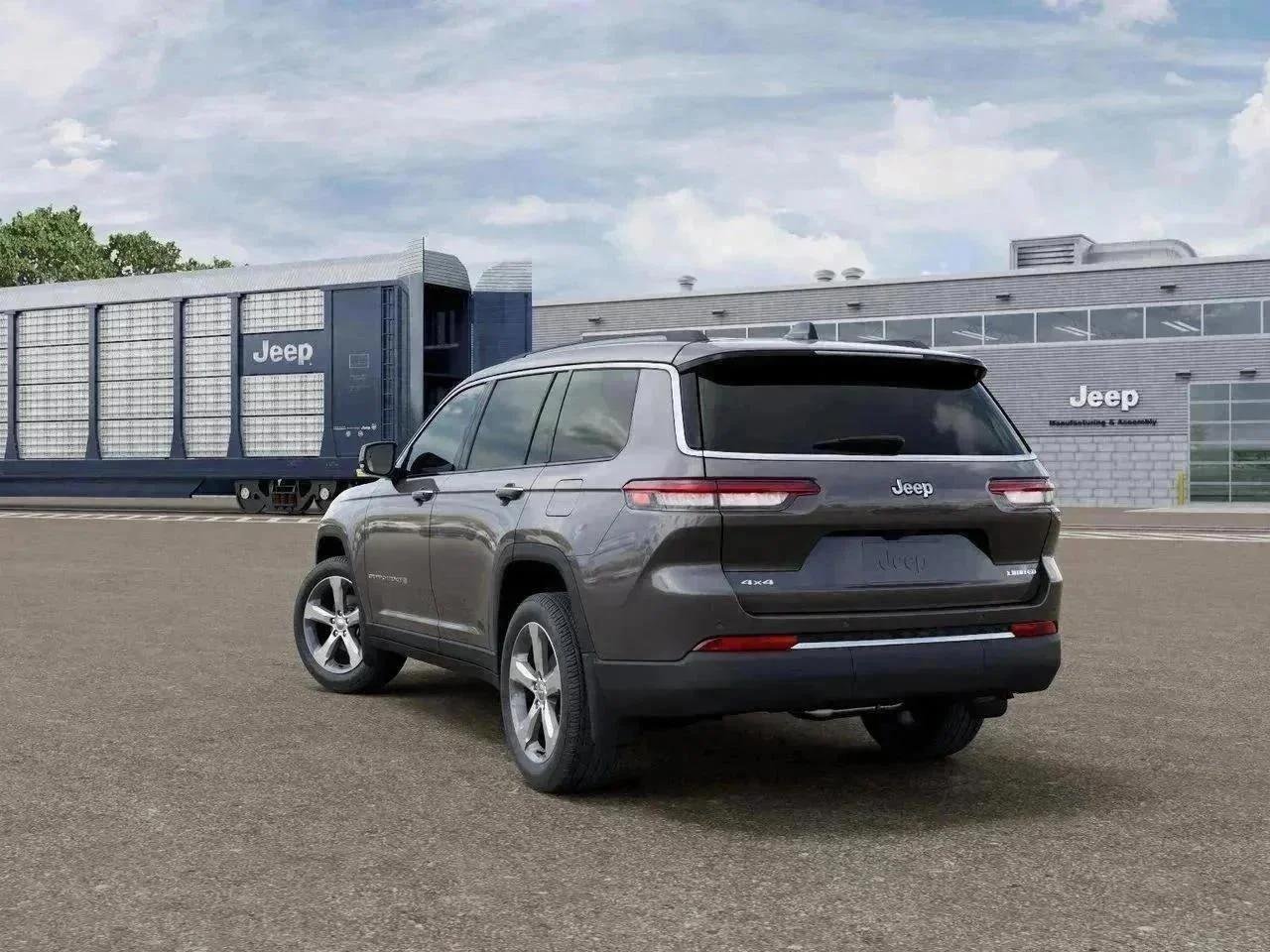 New 2026 Baltic Gray Metallic Clear-Coat Exterior Paint Jeep Limited image 3