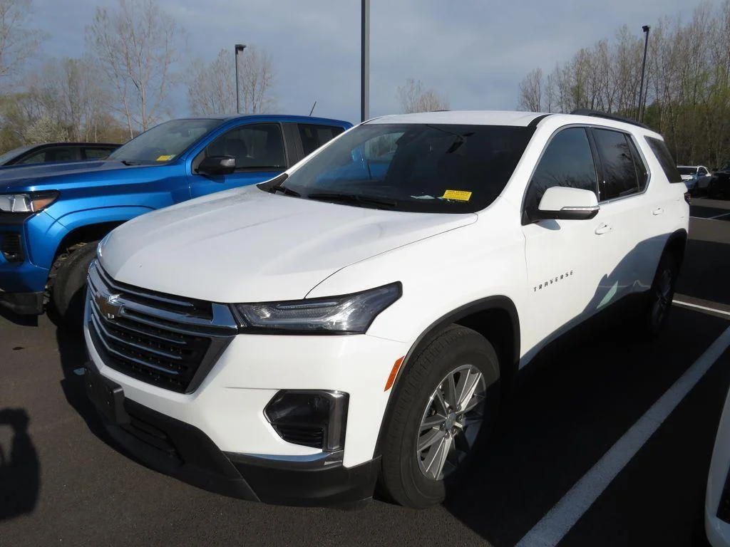 Used 2023 Summit White Chevrolet LT image 6