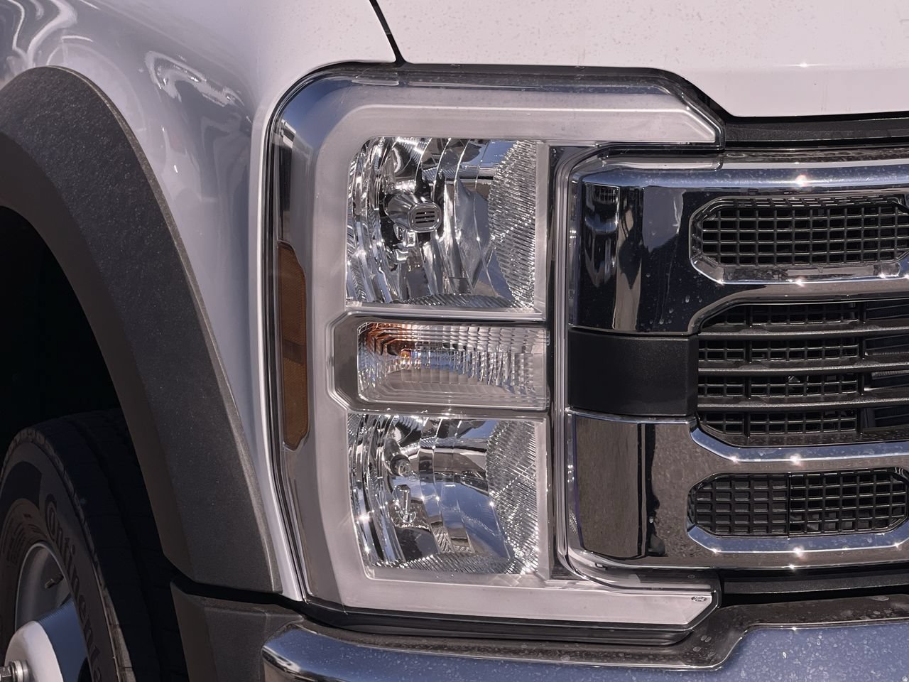 New 2026 Oxford White Ford XL image 12