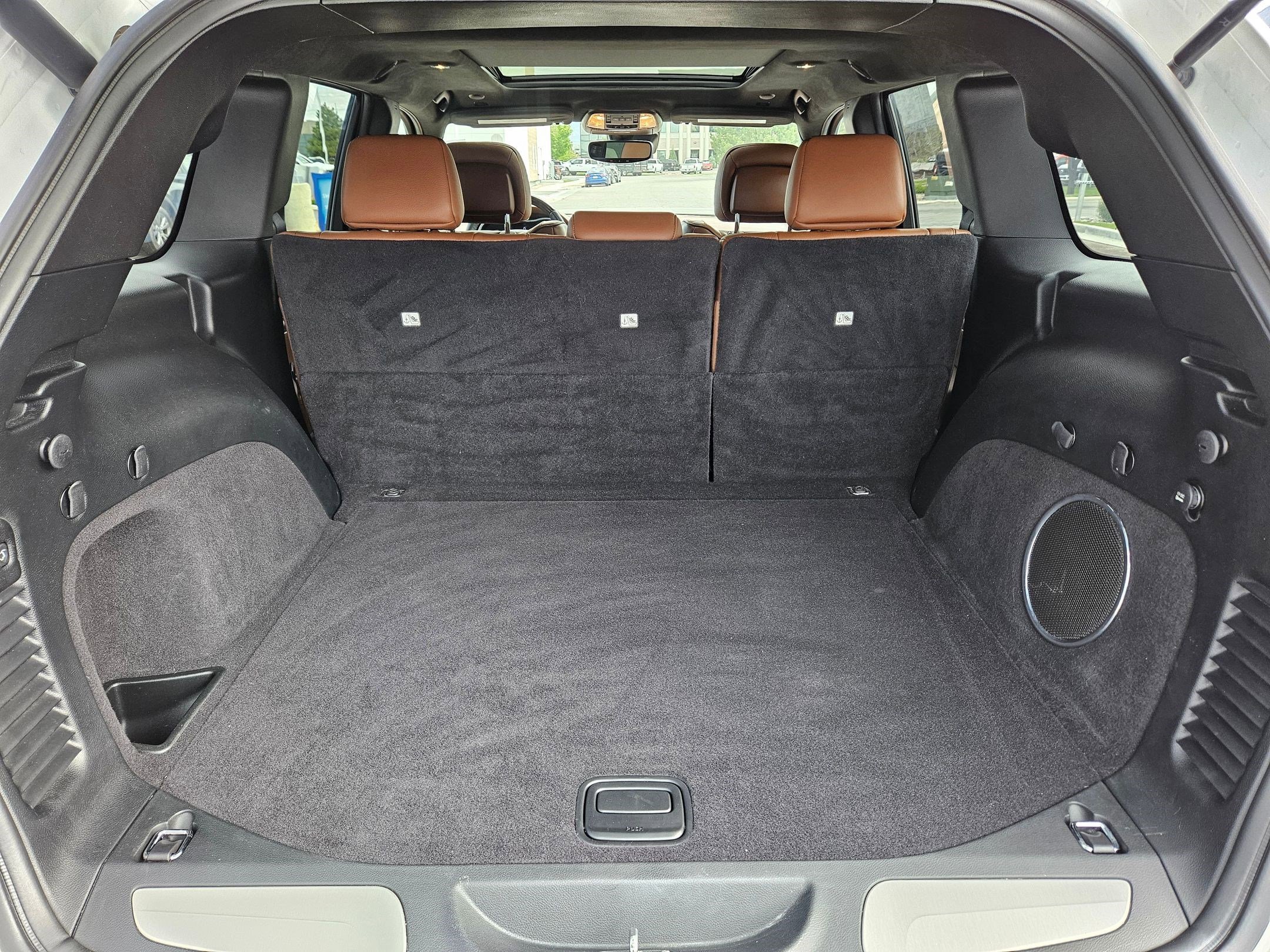 Used 2018 Ivory 3-Coat Jeep Summit image 30