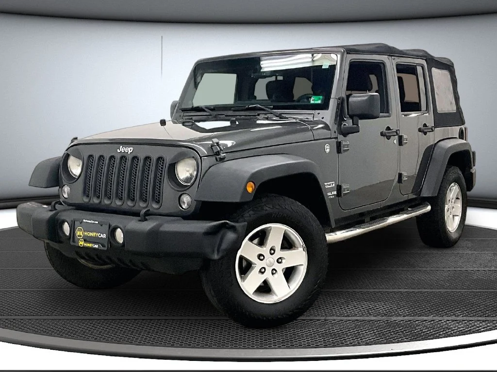 Used 2014 Gray Jeep Unlimited Sport image 3