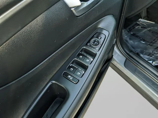Used 2023 Gray Hyundai SEL image 16