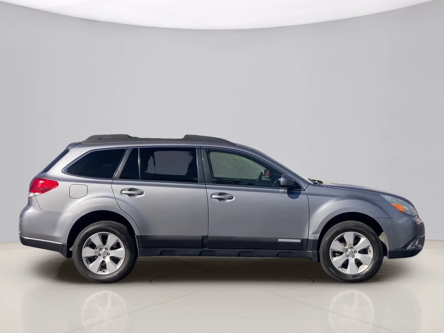 Used 2010 Silver Subaru 2.5I PREM image 6