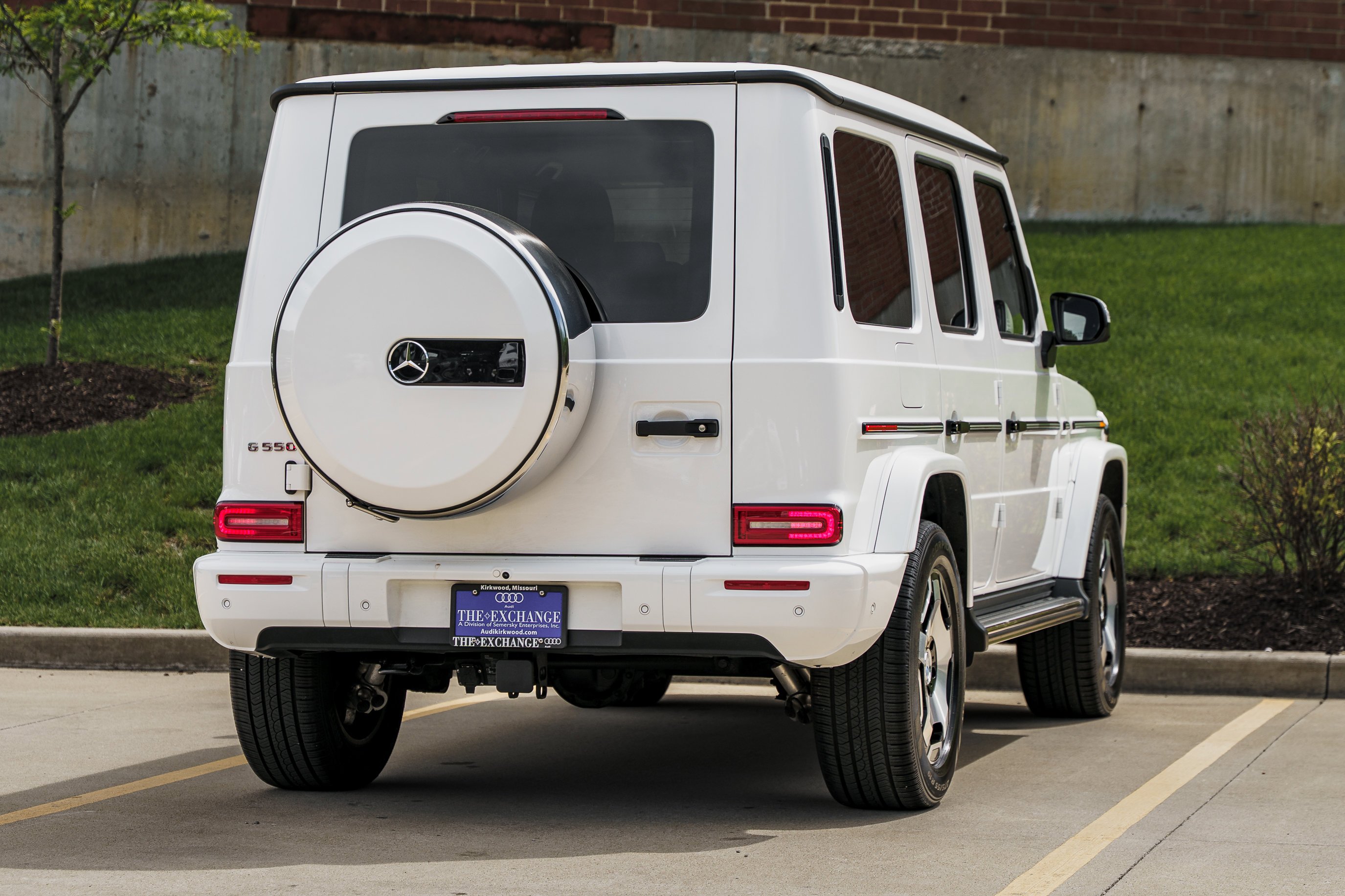 Used 2025 Polar White Mercedes-Benz G 550 image 4