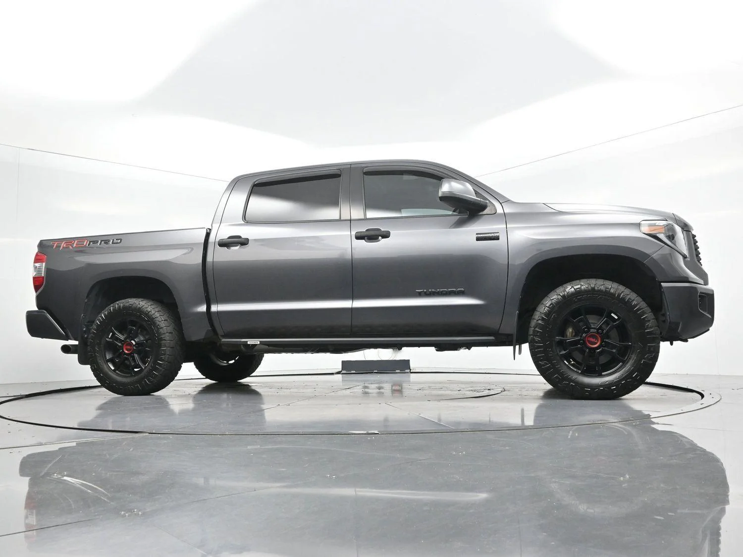 Used 2020 Magnetic Gray Metallic Toyota SR5 image 43