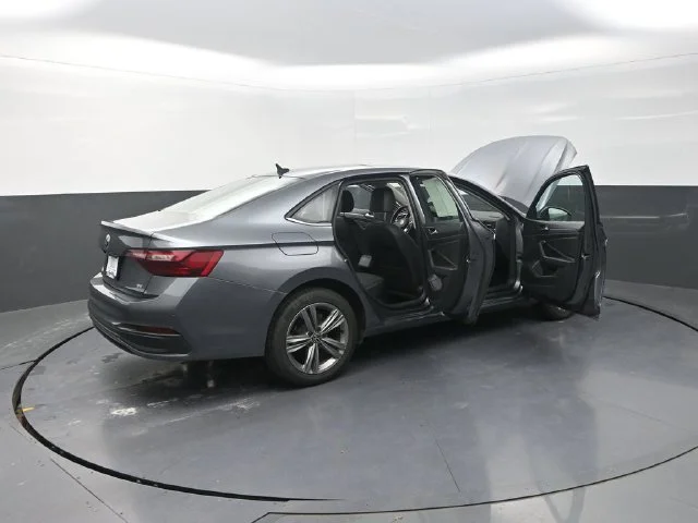 Used 2024  Volkswagen 1.5T SE image 34