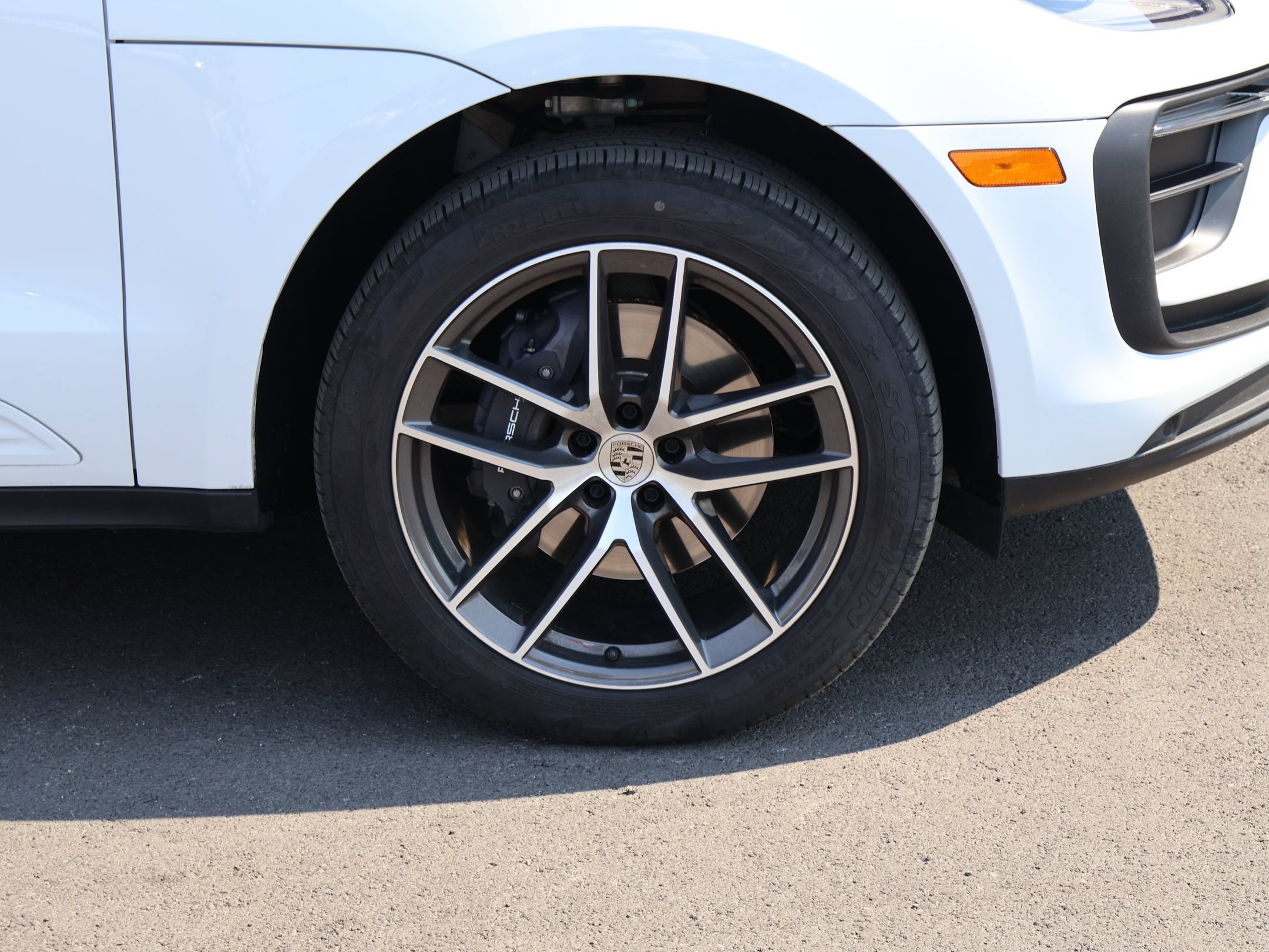 2026 Porsche Macan T - Photo 30