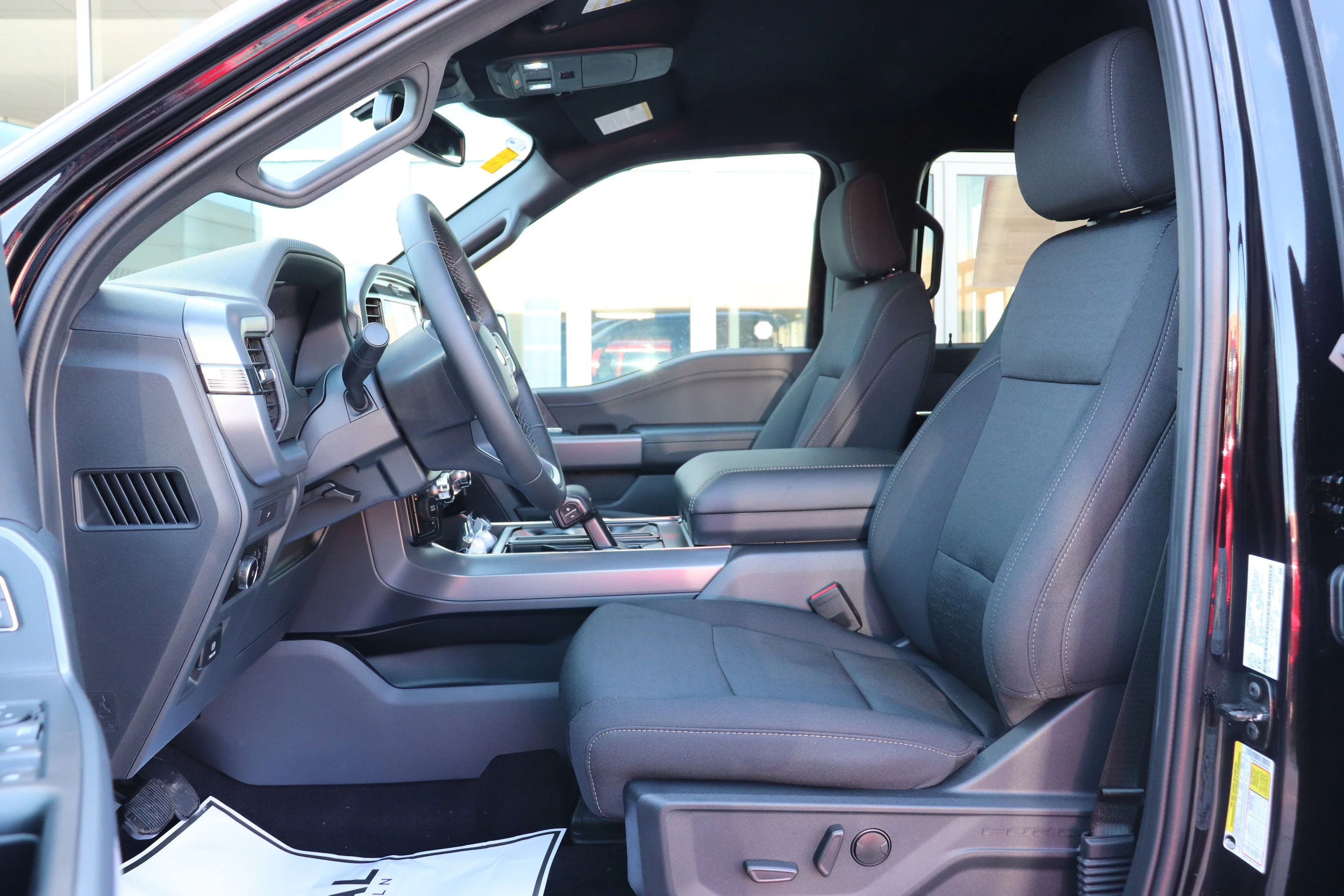 New 2026 AGATE BLACK METALLIC Ford XLT image 10