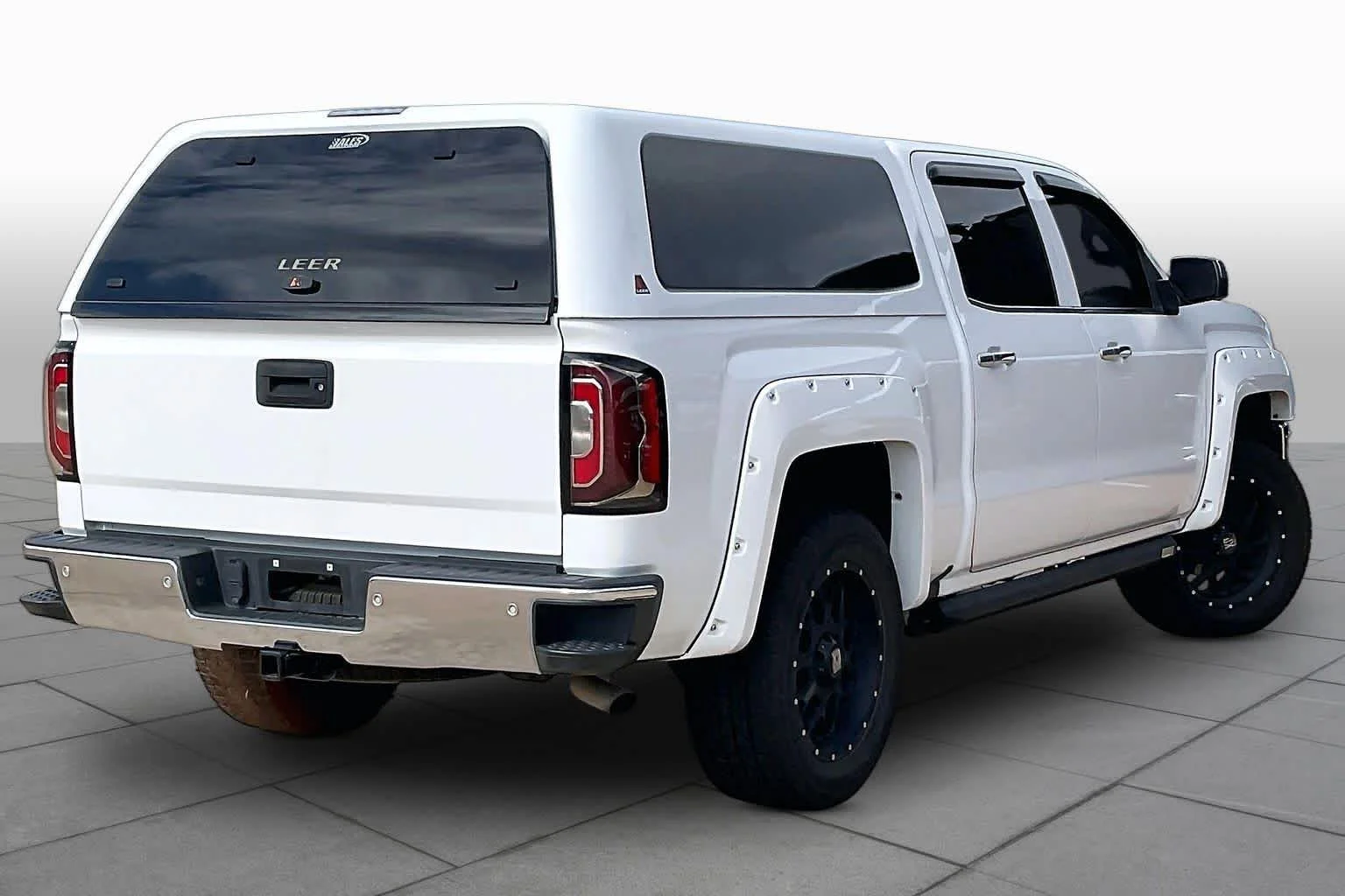 Used 2016 Summit White GMC SLT image 11