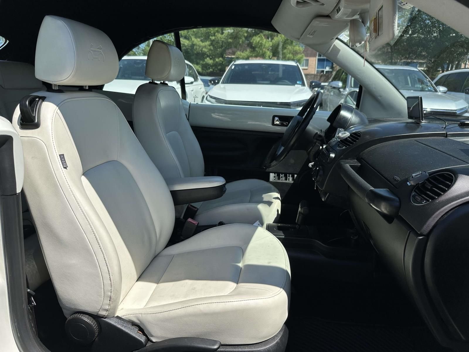 Used 2007 Gray Volkswagen Triple White image 31