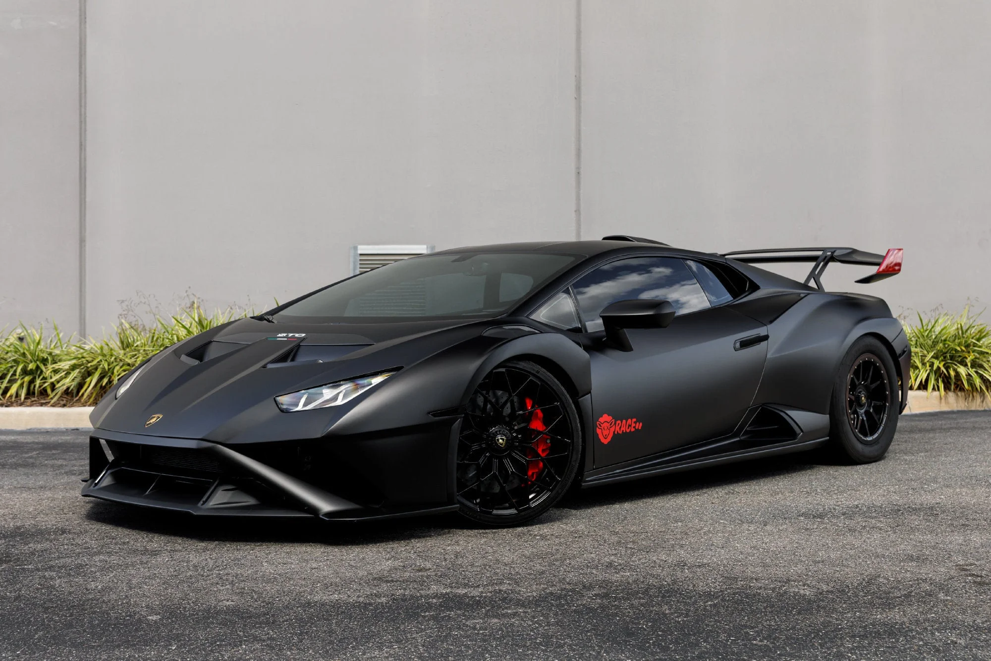 Used 2021  Lamborghini Base image 11