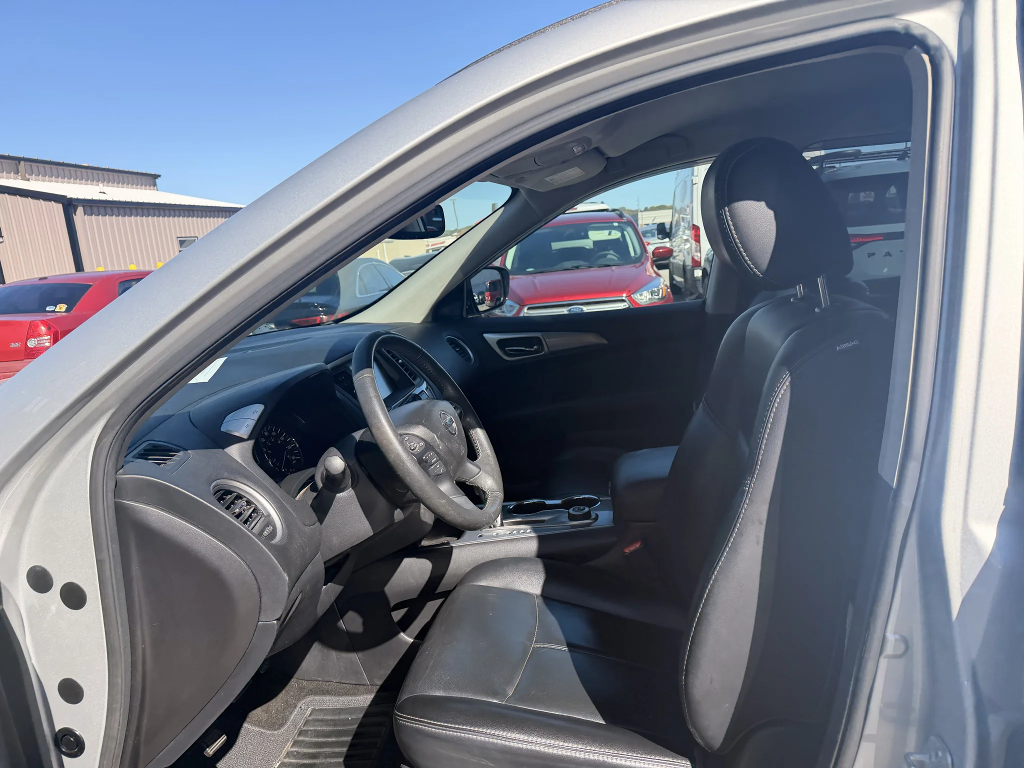 Used 2017 Brilliant Silver Metallic Nissan SL image 6