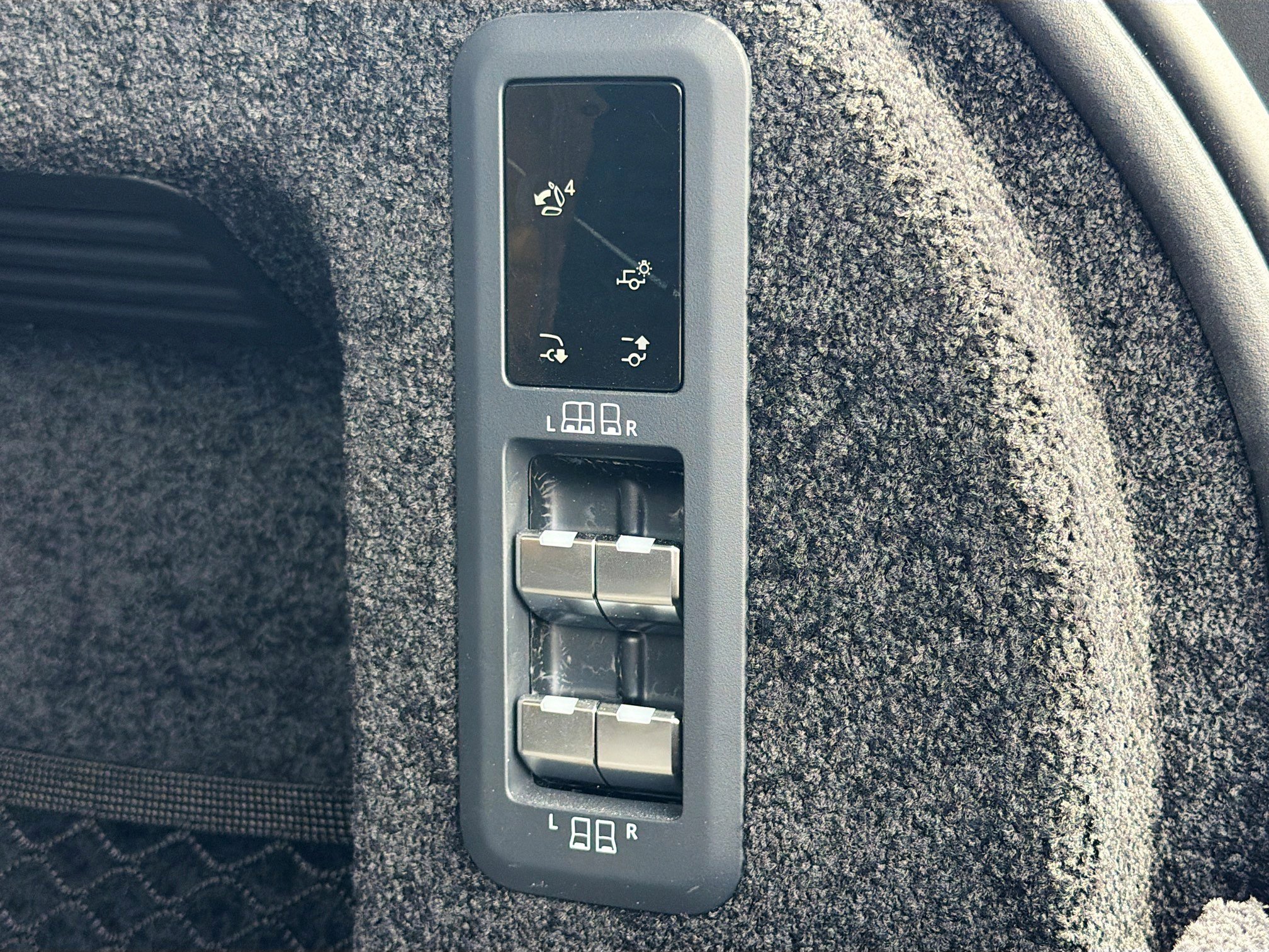 2026 Land Rover Range Rover SE - Photo 13
