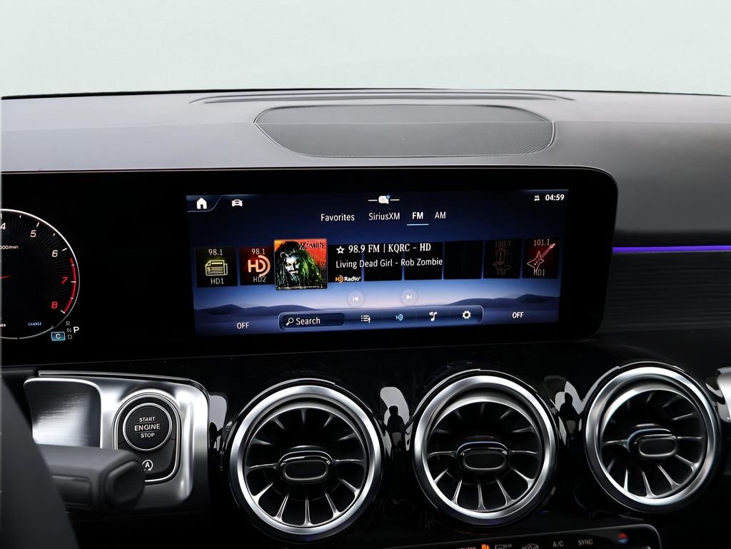 New 2026 Mountain Grey Metallic Mercedes-Benz GLB 250 image 22