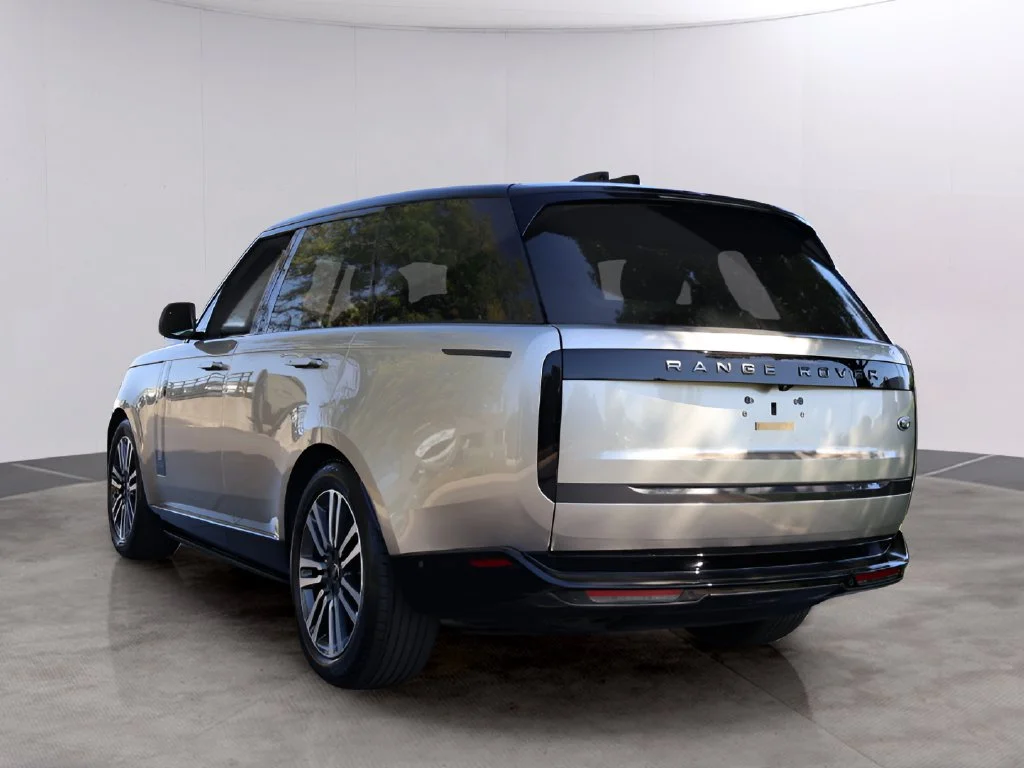 Used 2023 Batumi Gold Premium Metallic Land Rover SE image 2