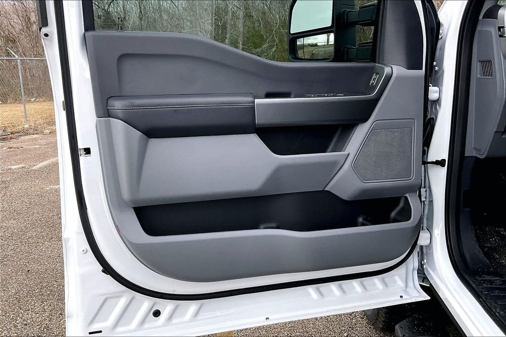 New 2026 Ford Super Duty F-250 XL 4D Crew Cab