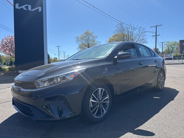 2023 Kia Forte LXS AT's photo