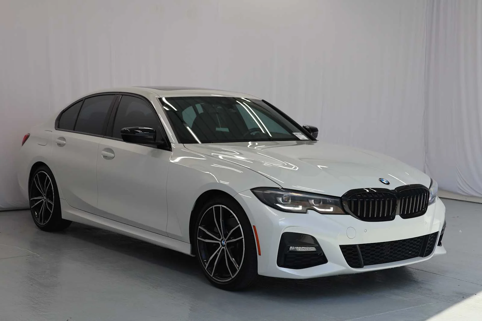Used 2022 Mineral White Metallic BMW 330i image 4