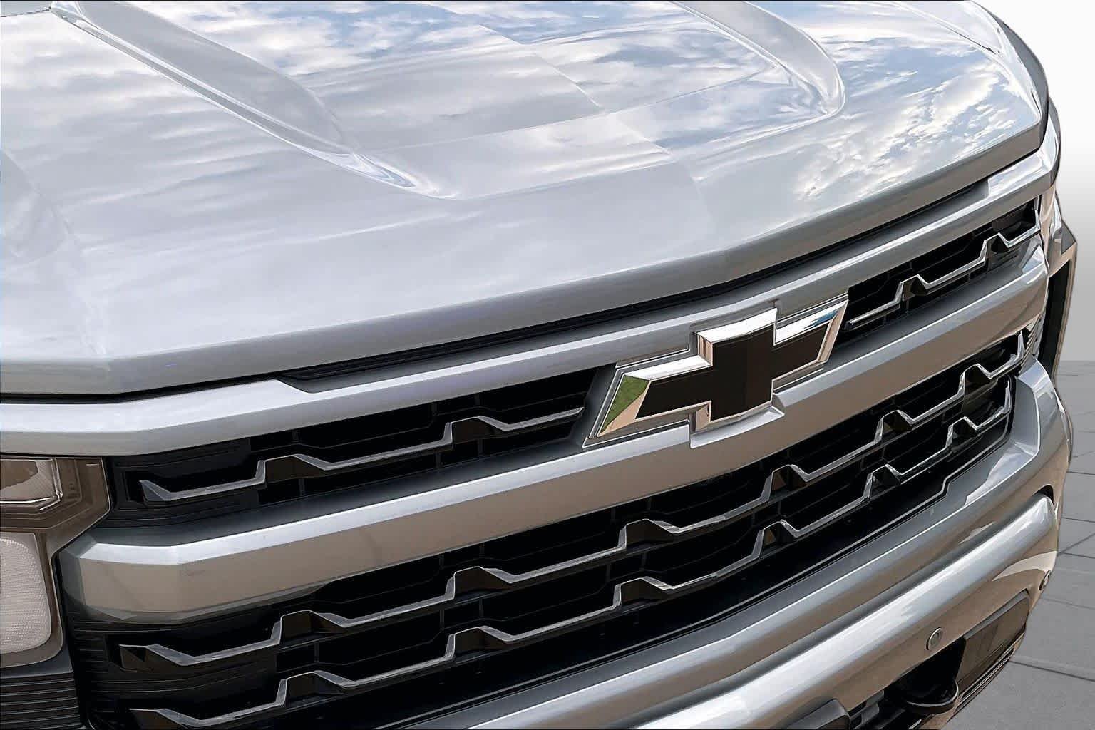 Certified Used 2025 Sterling Gray Metallic Chevrolet RST image 28