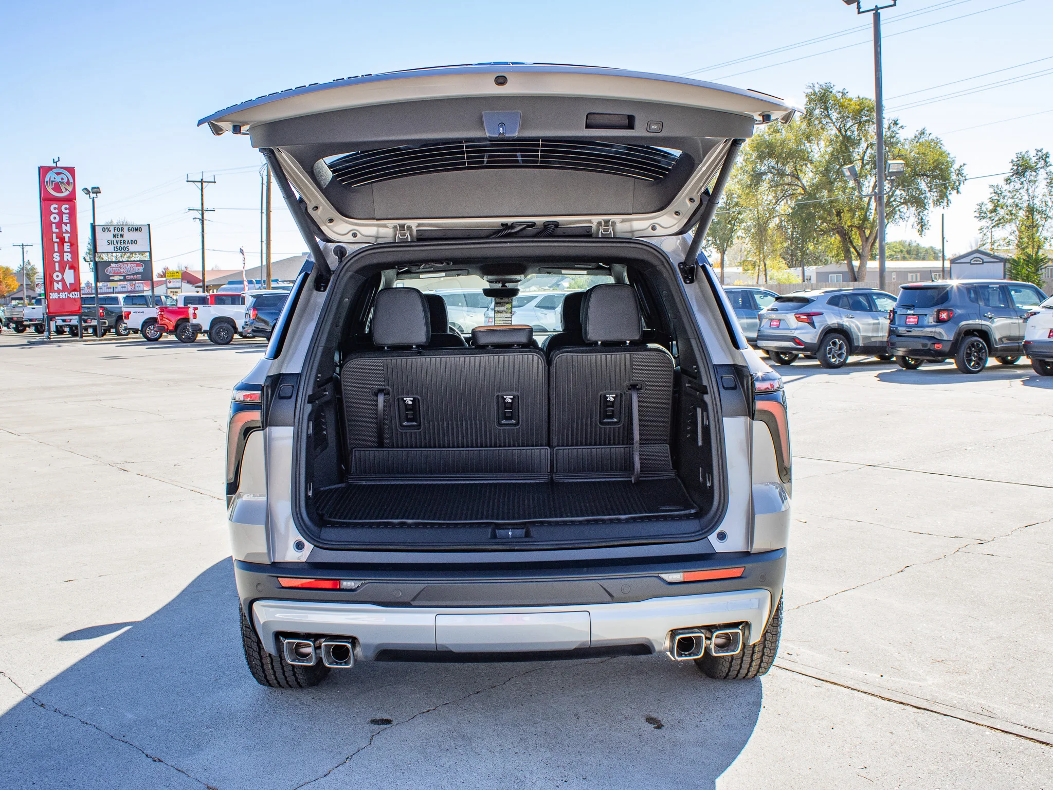 2027 Chevrolet Traverse Z71 - Photo 10