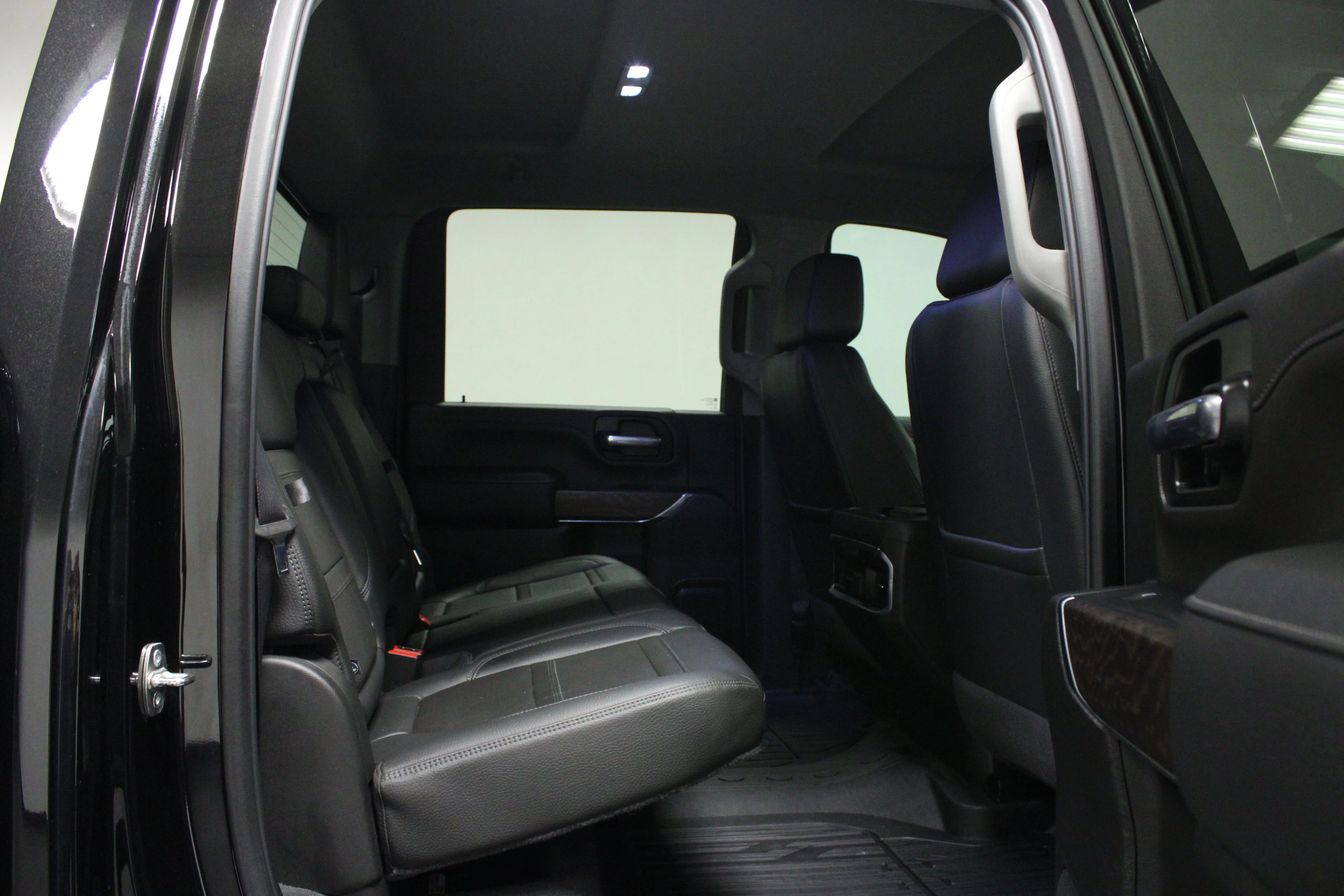 Used 2022 Ebony Twilight Metallic GMC Denali image 15