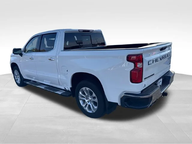 Used 2024 Summit White Chevrolet LTZ image 3